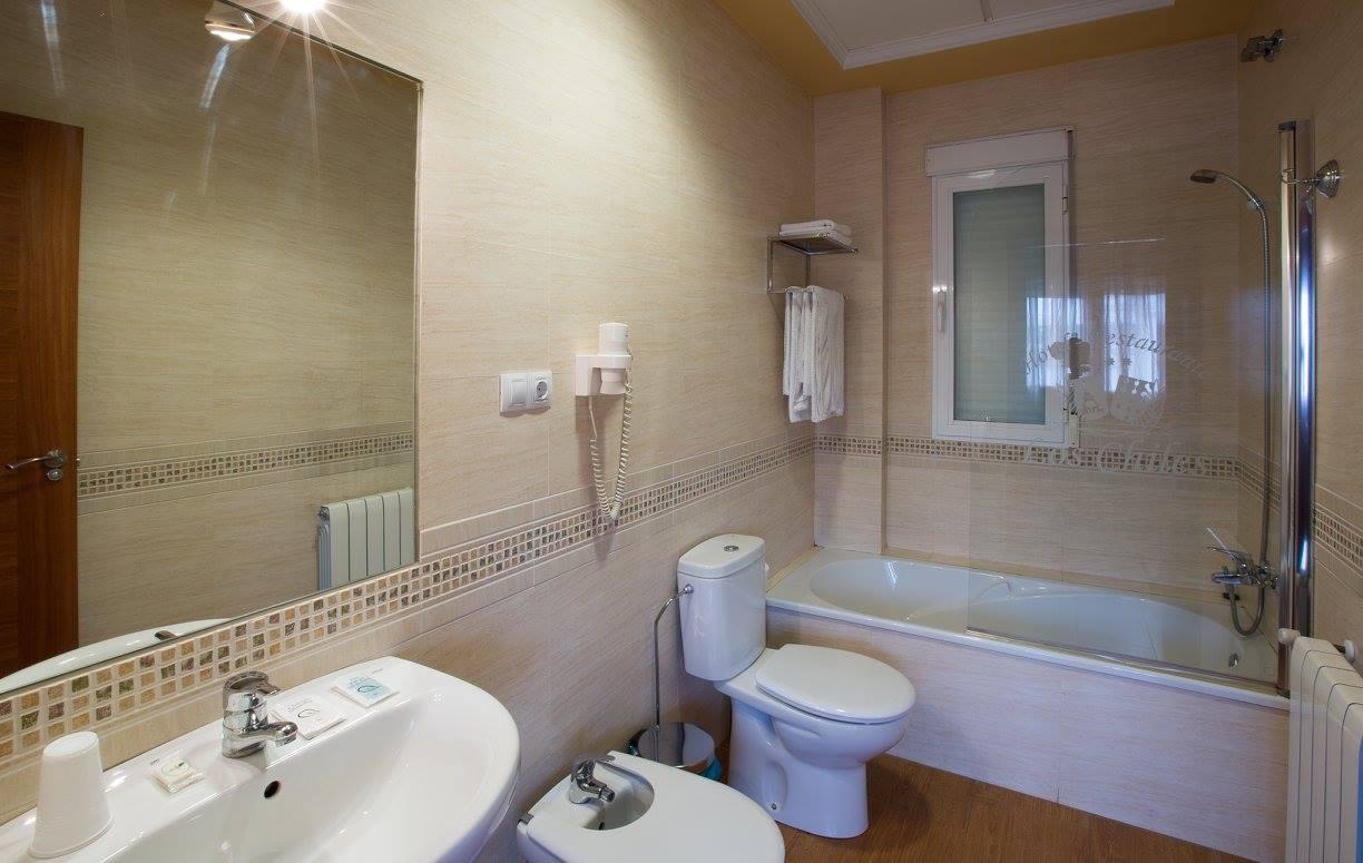 Hotel Los Chiles Villanueva Del Arzobispo Extérieur photo