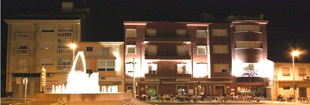 Hotel Los Chiles Villanueva Del Arzobispo Extérieur photo